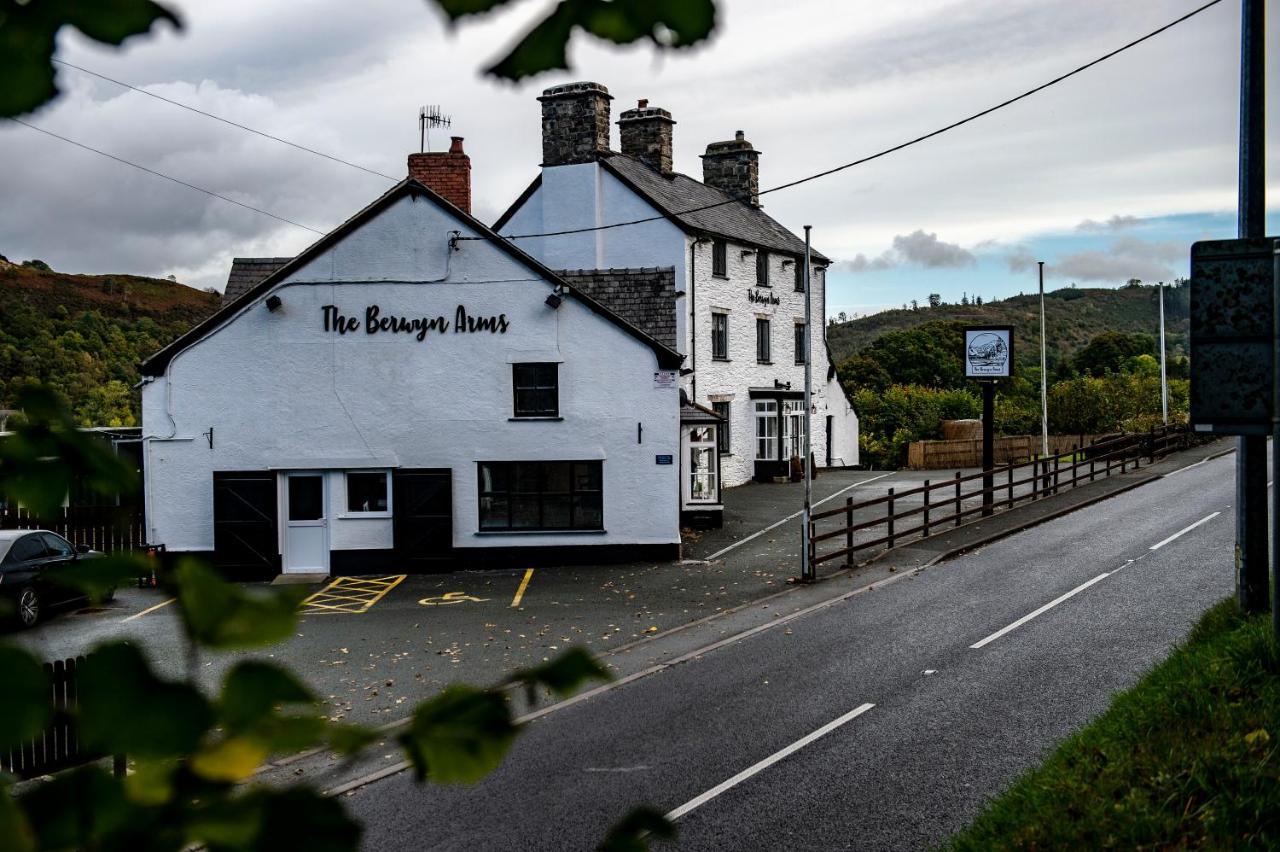 The Berwyn Arms Otel Corwen Dış mekan fotoğraf